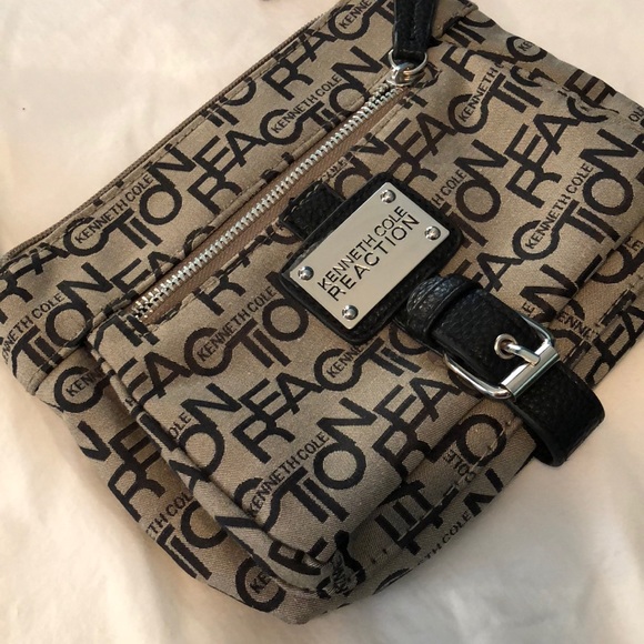 Kenneth Cole Reaction cross body bag - Picture 2 of 4